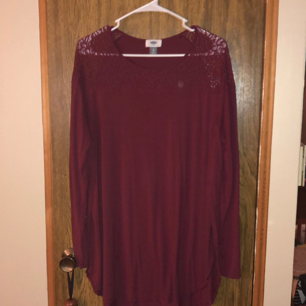Size XL maroon lace shoulder tunic